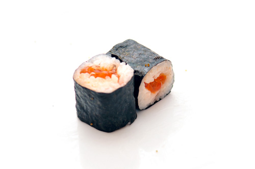 45 IKURA MAKI (oeufs de saumon)
