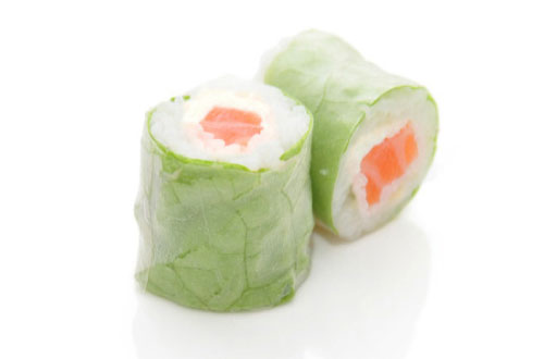 82 SPRING ROLL  (saumon fumé, cheese)